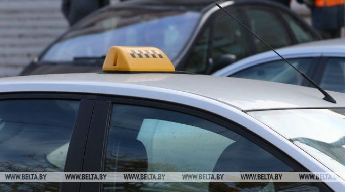 Такси в Гродно сбило ребенка на пешеходном переходе, водитель скрылся