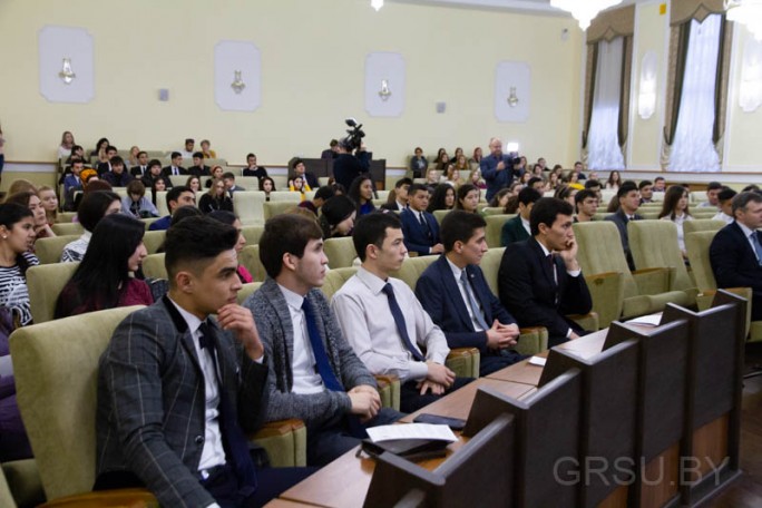 20 университетов и более 100 иностранных студентов: творческая гостиная «Беларусь – перекресток национальных культур» прошла в ГрГУ имени Янки Купалы