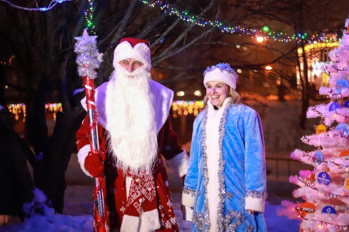 В Гродно открылся парк волшебных огней и аллея сказочных елок «MagicLand»