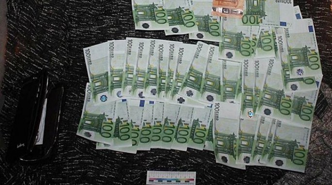 Работника хоккейного клуба в Гродно подозревают в краже денег у тренера