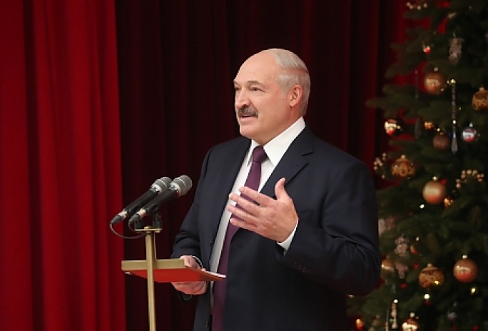 Александр Лукашенко молодежи: больше, чем дома, вас нигде не ждут