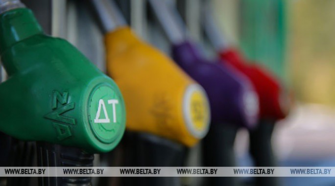 На заправках 'Белоруснефти' подешевело дизельное топливо и бензин