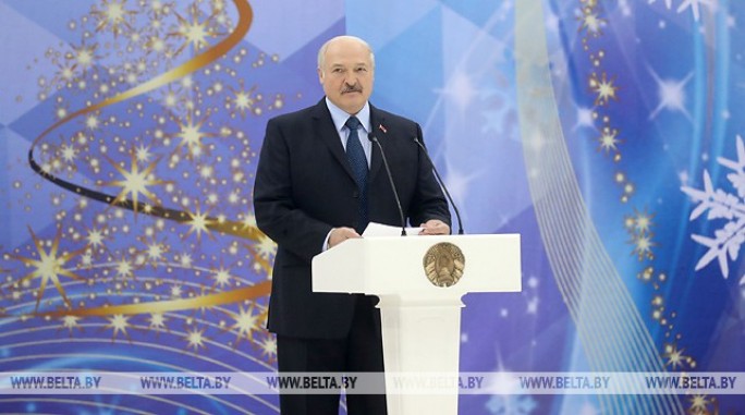 Лукашенко: Рождественский хоккейный турнир объединяет народы, несмотря на политические разногласия