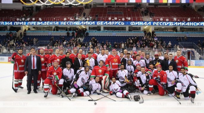 Хоккейная команда Президента Беларуси вышла в финал Рождественского турнира в Минске