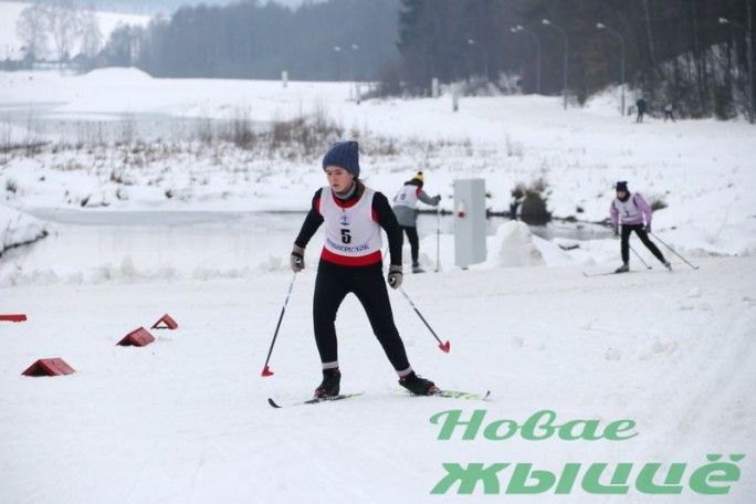 Более 200 ребят принимают участие в областном этапе республиканских соревнований по биатлону «Снежный снайпер» на Новогрудчине