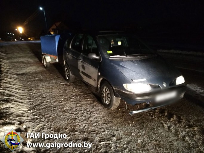 Под Гродно автомобиль переехал лежащего на дороге пешехода: мужчина умер на месте ДТП