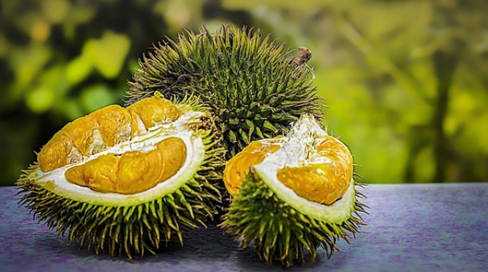 Редкий 'невыездной' фрукт продают в Индонезии за $1 тыс.