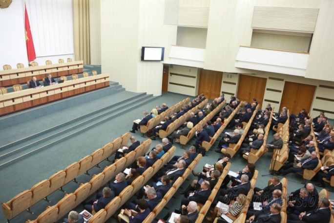 На заседании сессии областного Совета депутатов утверждены прогноз социально-экономического развития области и бюджет на 2019 год