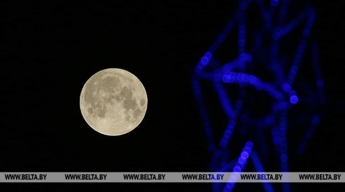 Белорусы ночью 19 февраля могут увидеть суперлуние