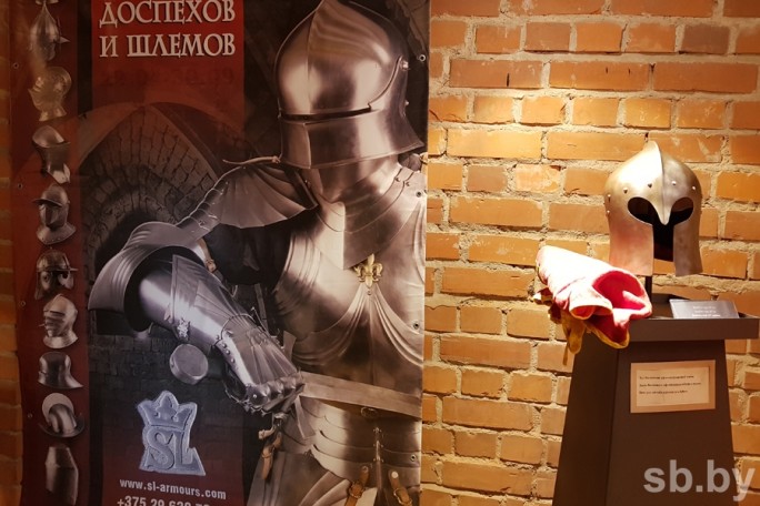 В Лидском замке проходит выставка средневековых доспехов
