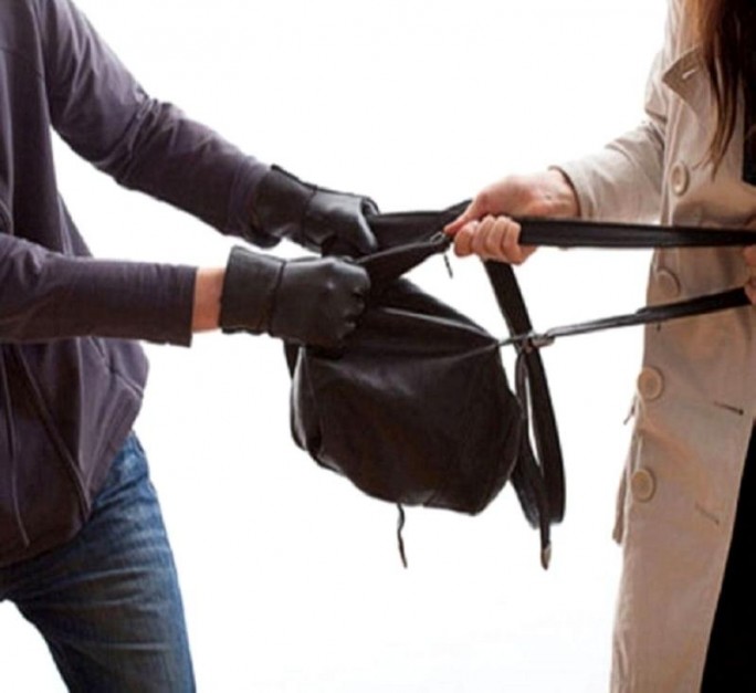 В Гродно напали на женщину, когда она возвращалась домой