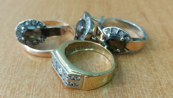 Жительница Волковыска через интернет продавала несуществующие ювелирные изделия