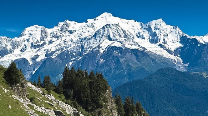 Белорусский флаг поднимут на горе Монблан во время эстафеты 'Пламя мира' II Европейских игр