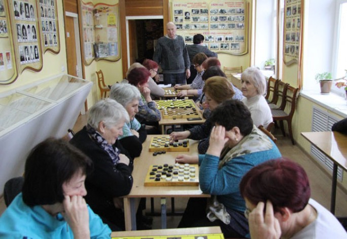 Лучших шахматистов и шашистов ветеранских организаций Мостовщины определили в РЦВР