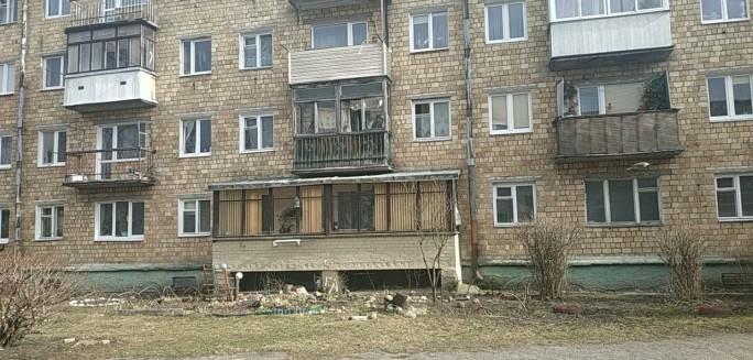 В Гродно со 2-го этажа выпала женщина