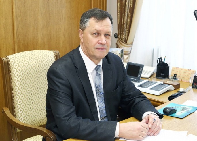 Субботнюю прямую линию с жителями Гродненщины провел управляющий делами облисполкома Игорь Попов