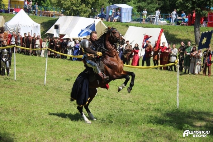 Рыцарскі стан, інструментальная музыка і гастранамічная карта: чым сустрэне юбілейны фестываль «Гальшанскі замак»?