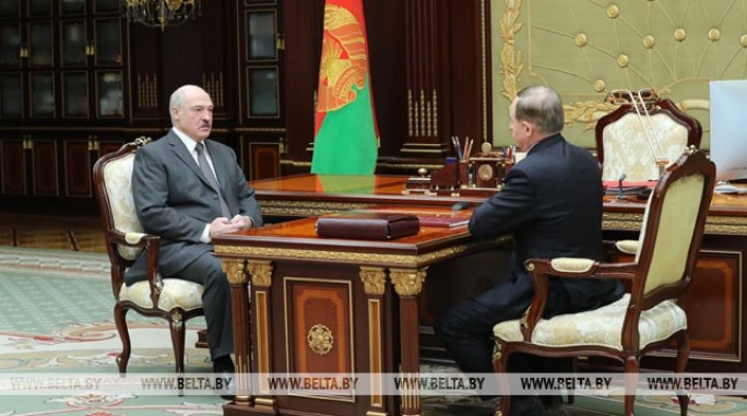 Александр Лукашенко принял с докладом Виктора Шеймана