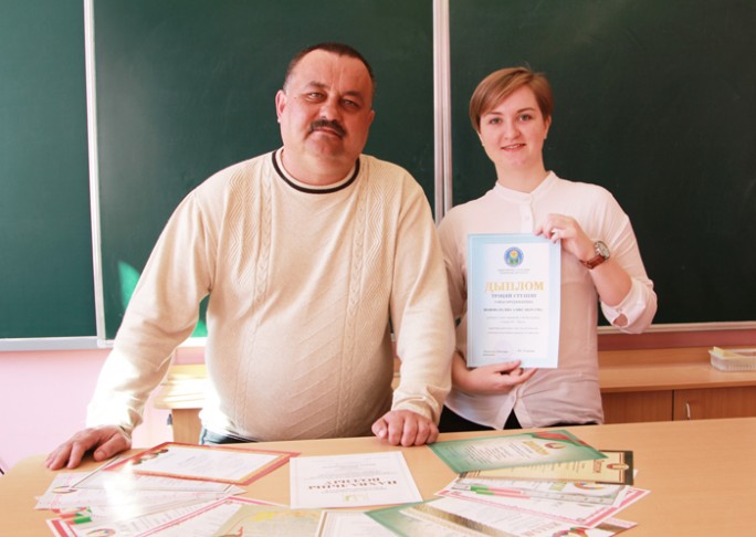 Мостовская школьница Полина Иванова завоевала диплом III степени на  республиканской олимпиаде