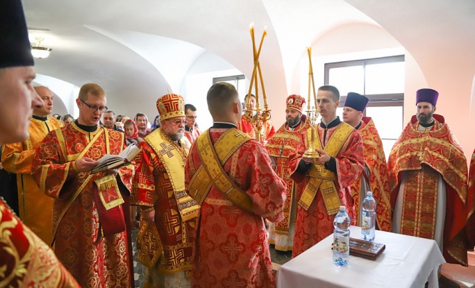 В Гродно освятили архиерейское подворье