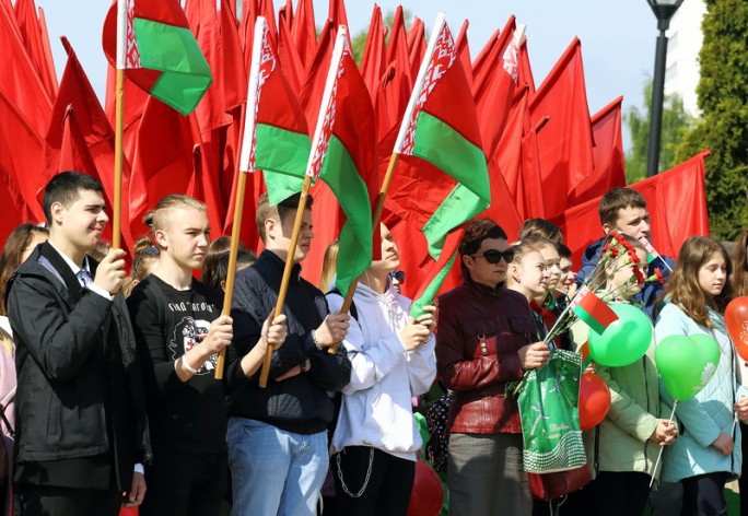 Объединяющие символы. День Государственного герба и Государственного флага Республики Беларусь празднуют в Гродно