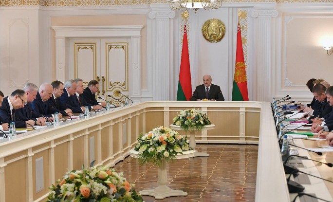 'Должны быть честные, справедливые выборы' - Александр Лукашенко собрал совещание по парламентской кампании