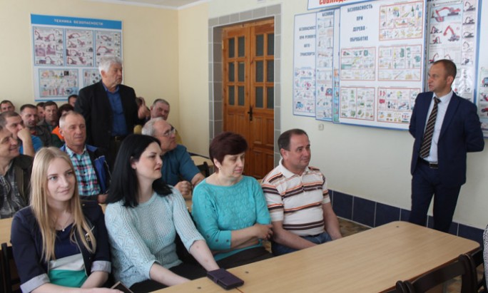 Прошли встречи председателя Мостовского райисполкома  и его заместителей с трудовыми коллективами