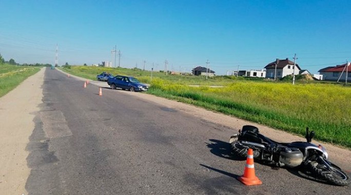 На выезде из Гродно легковушка сбила мотоциклиста