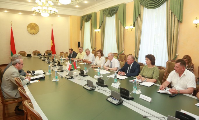 В Гродно прошла встреча руководства области с делегацией польского Августова