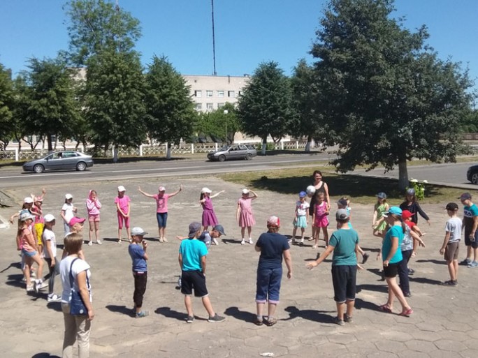 Мостовский районный центр творчества детей и молодёжи приглашает мальчишек и девчонок