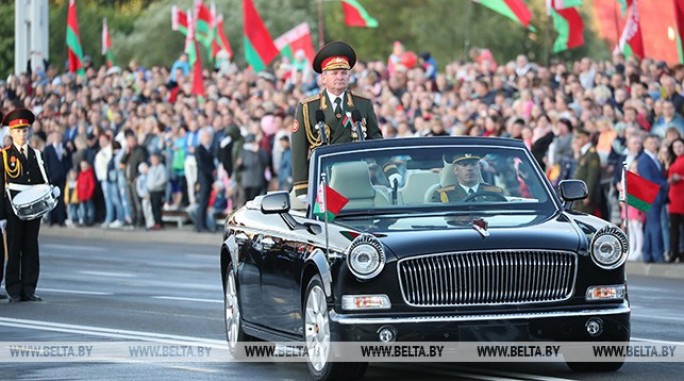 Военный парад в честь Дня независимости начался в Минске