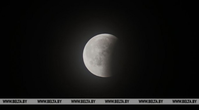 Лунное затмение в Беларуси: пик активности будет в 00.31