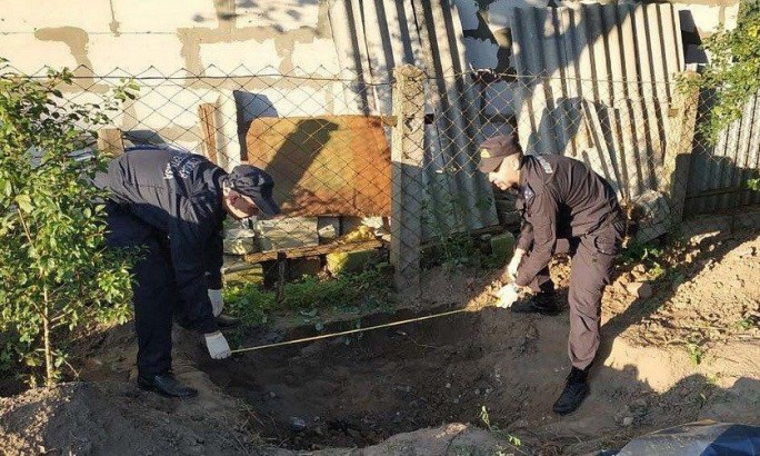 В Слониме мужчина убил собутыльника и закопал тело во дворе