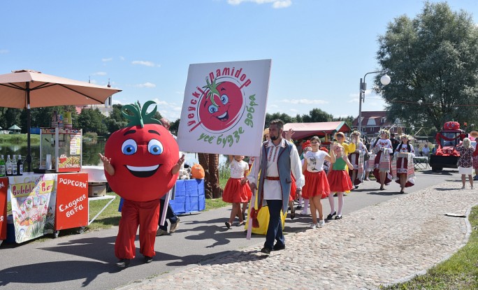 Синьор Помидор, мастер-классы и народная дегустация: в Ивье настоящий 'помидорный бум'