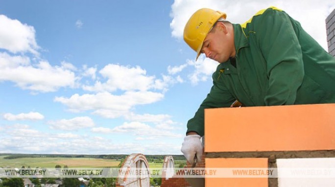 В Беларуси 36,9% введенного в январе-июле жилья построено для нуждающихся