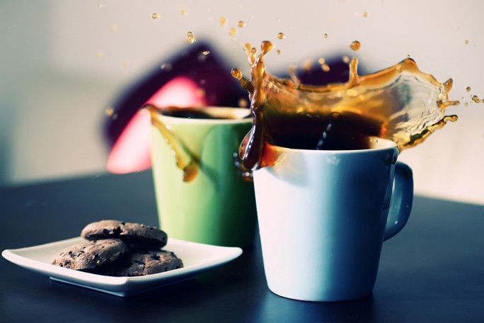 Наука давно пытается выяснить, что полезнее — чай или кофе