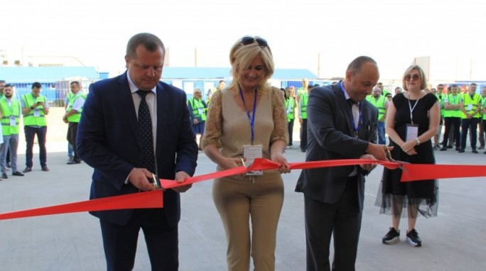Первый в Беларуси завод по производству хвойной фанеры открылся в Сморгони