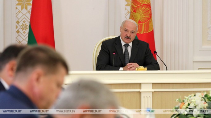 О планах в экономике и сотрудничестве с Россией - Александр Лукашенко собрал совещание с членами правительства