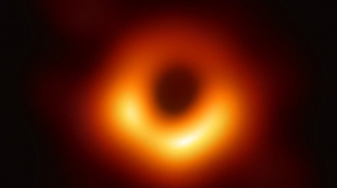 Авторам фотографии черной дыры достались $3 млн