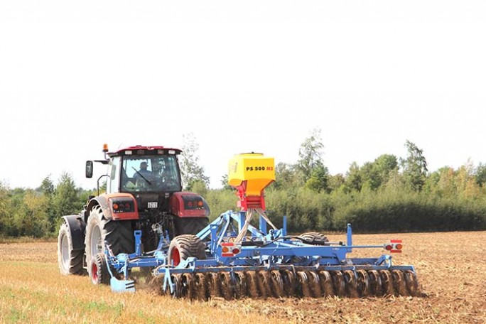 В ЗАО «Гудевичи» ведут обработку почвы по новой технологии