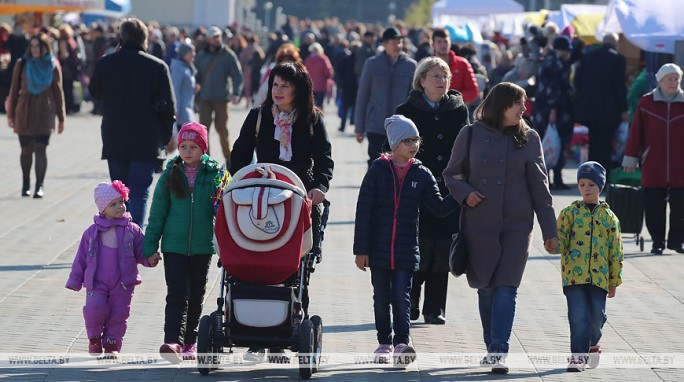 С благодарностью и любовью: Неделя матери пройдет в Беларуси с 8 по 14 октября