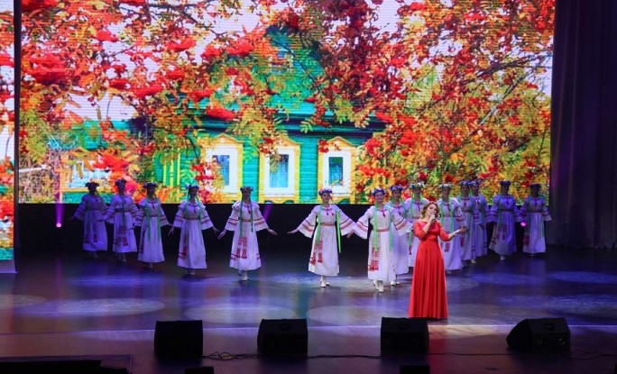 Все мы носим в сердце благодарность своим педагогам. В Гродно прошло торжественное собрание ко Дню учителя