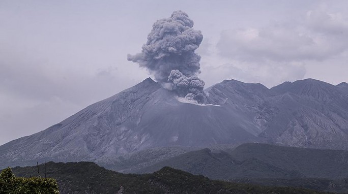 В Японии произошло извержение вулкана Сацума-Иодзима