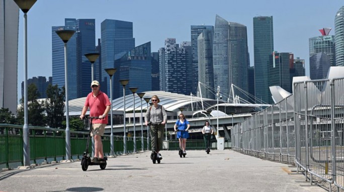 В Сингапуре введен запрет на использование электросамокатов на тротуарах
