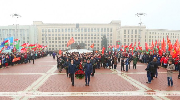 Александр Лукашенко: память о героических событиях Октябрьской революции укрепляет согласие в обществе