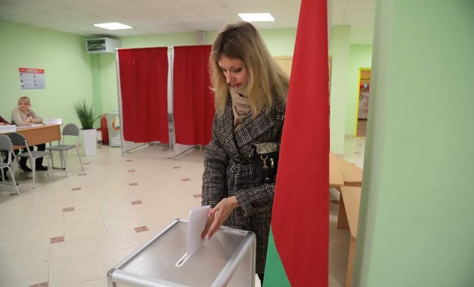 Первые избиратели на Гродненщине пришли на голосование к самому открытию участков