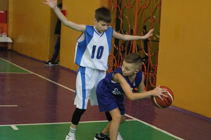 В Мостах прошли соревнования детско-юношеской баскетбольной лиги
