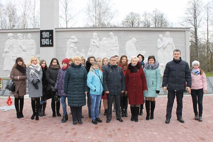 Мемориал у д. Шимки посетил молодёжный совет Гродненского обкома профсоюза работников торговли, потребкооперации и предпринимательства