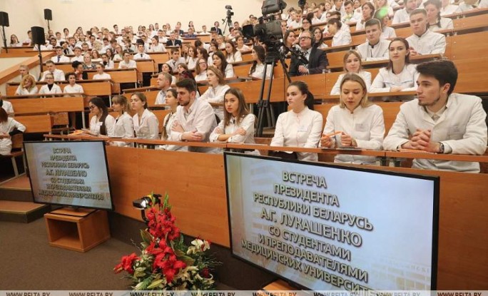 Лукашенко в Минске пообщается со студентами и преподавателями медуниверситетов
