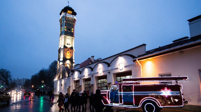 Пожарную каланчу в центре Гродно с помощью иллюминации превратят в праздничную елку